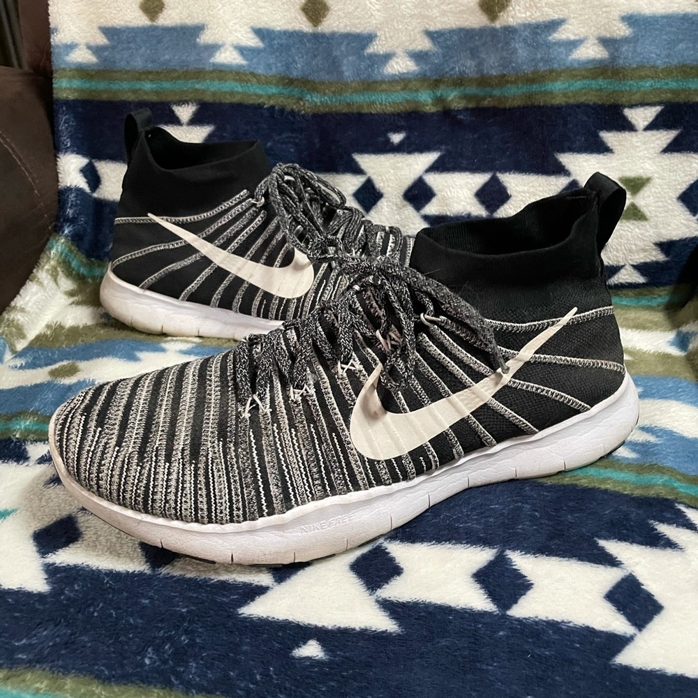 Nike free runs